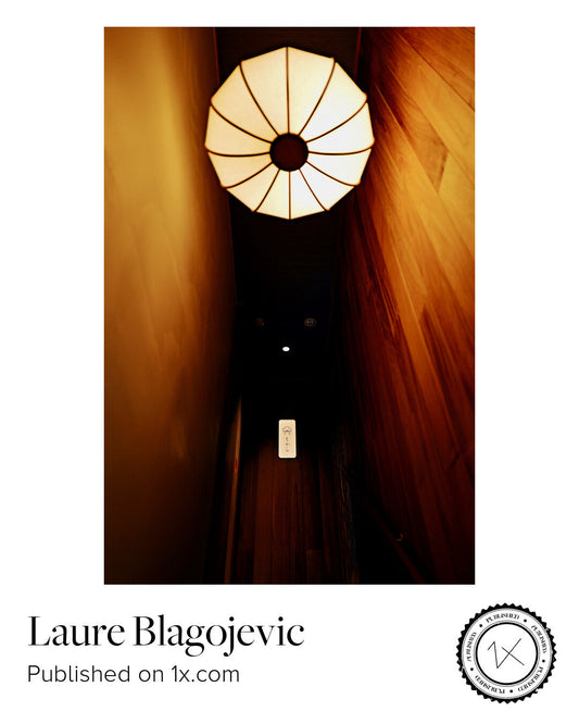 Composition maîtrisée entre lumière et profondeur