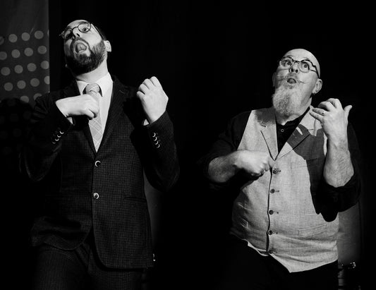 Chanter l’irrévérence avec élégance