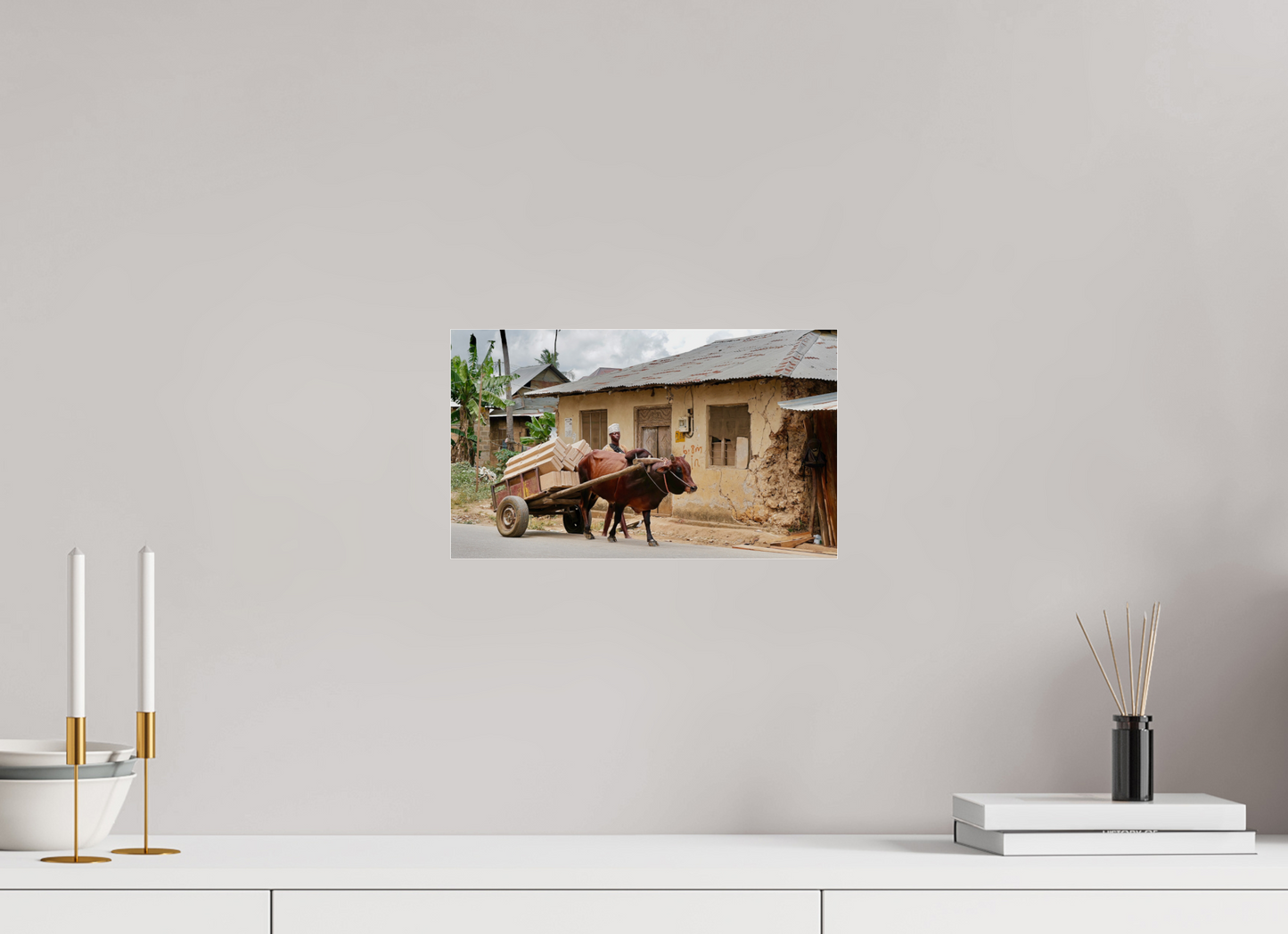 33,7 x 20 cm, Impression brillante fine art sur alu dibond (prête à être accrochée) Faithful Zebu (Tanzanie, Zanzibar).jpg