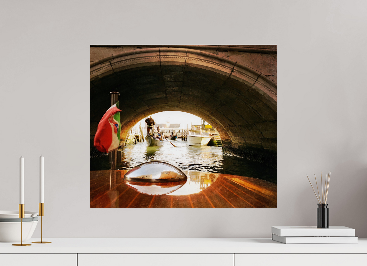 57,3 x 50 cm, Impression brillante fine art sur alu dibond (prête à être accrochée) Échappée belle (Italie, Venise)