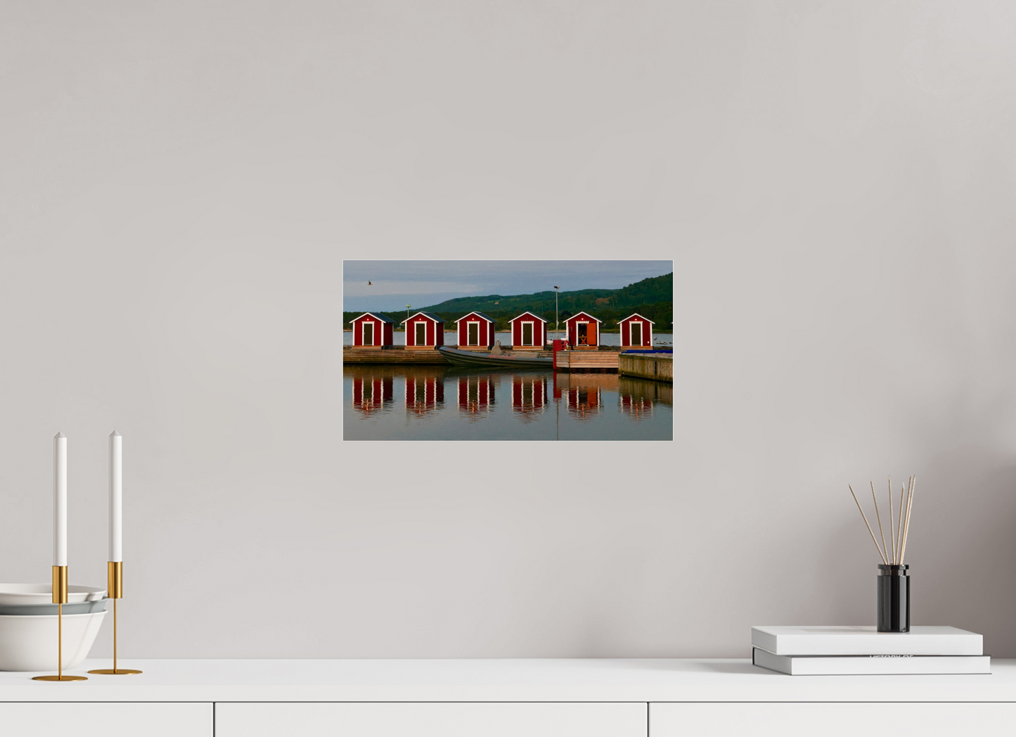 36,5 x 20 cm, Impression brillante fine art sur alu dibond (prête à être accrochée) Épure nordique (Suède, Båstad)