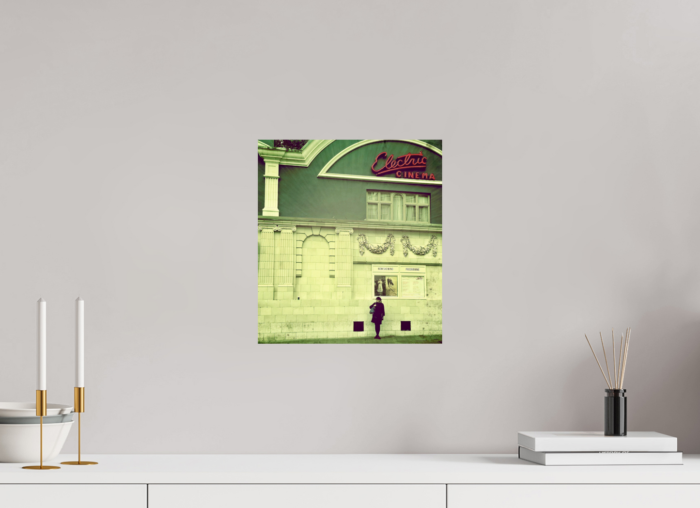 30 x 33,2 cm, Tirage brillant papier Fuji Crystal DP II (à encadrer) L’avant-scène (Angleterre, Londres)