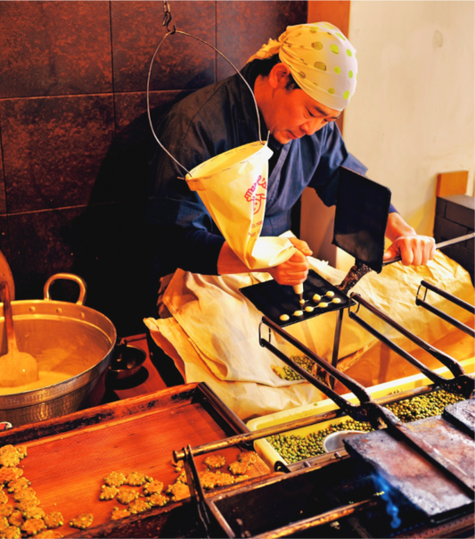 Master of Senbei (Japan, Kyoyo)