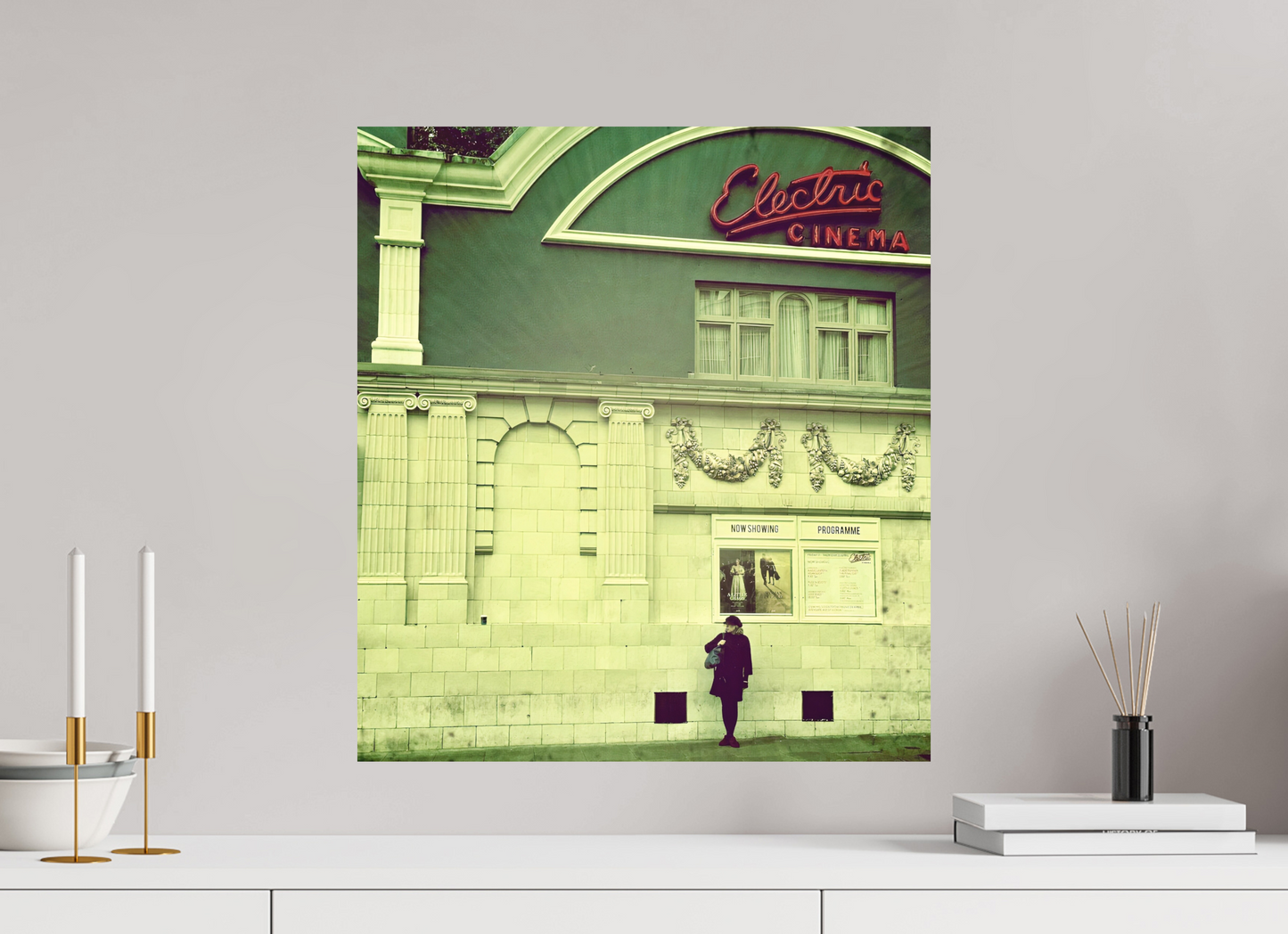 50 x 55,4 cm, Impression mate fine art sur alu dibond (prête à être accrochée) L’avant-scène (Angleterre, Londres)