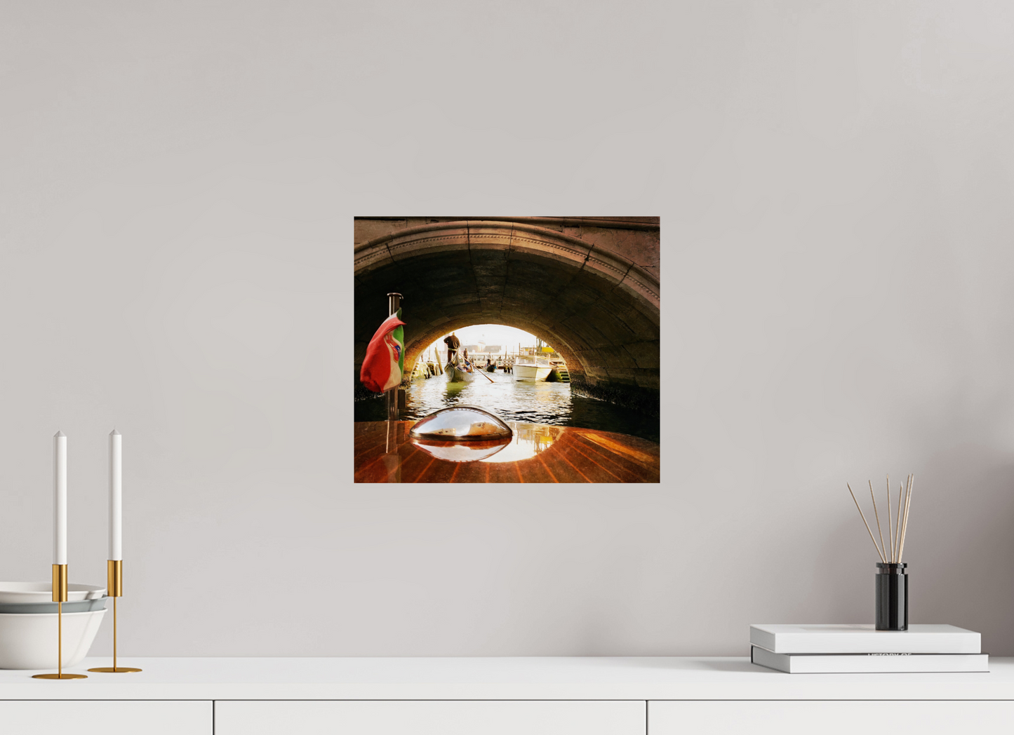 34,4 x 30 cm, Tirage brillant papier Fuji Crystal DP II (à encadrer) Échappée belle (Italie, Venise)