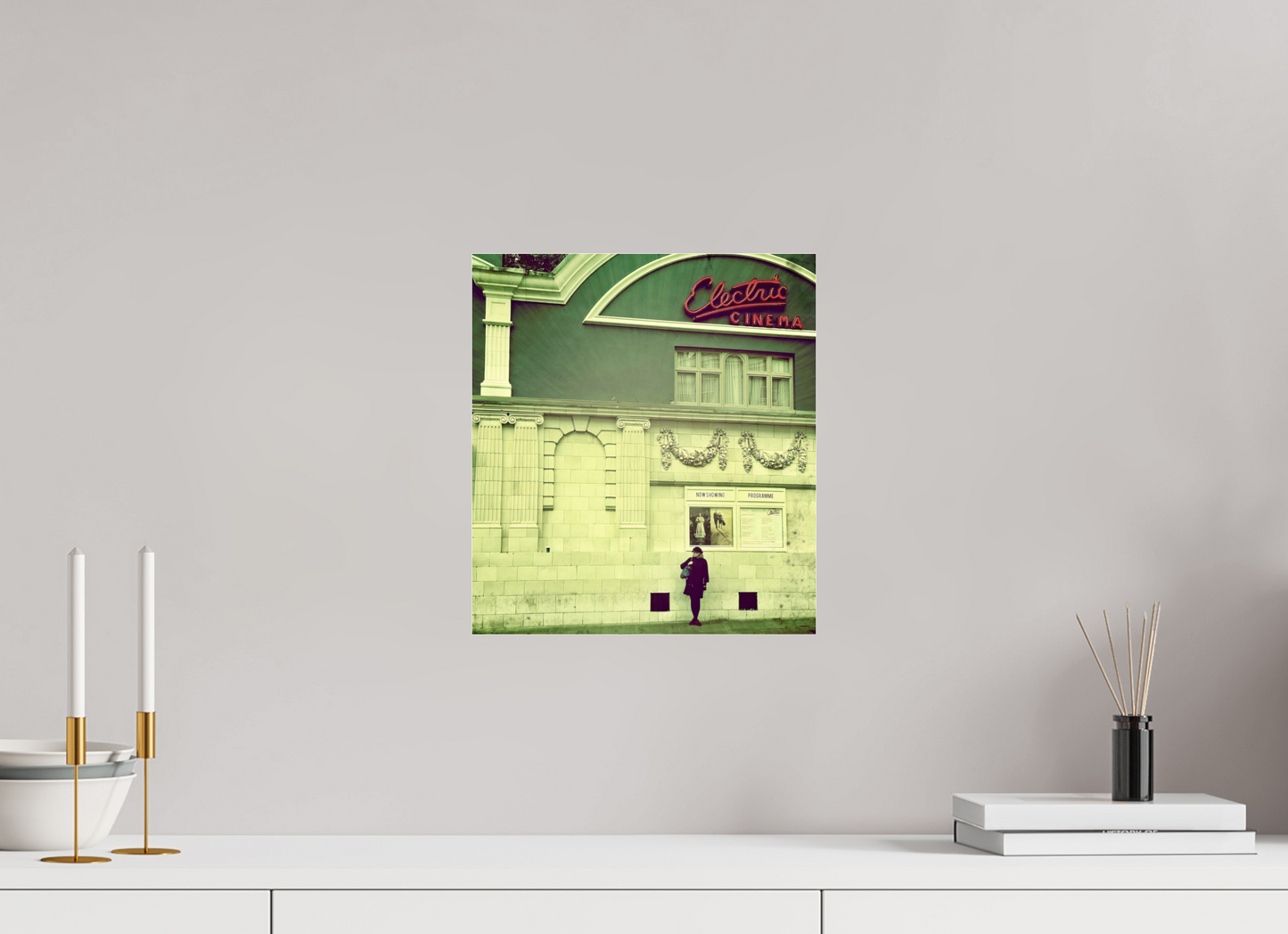 30 x 33,2 cm, Impression brillante fine art sur alu dibond (prête à être accrochée) L’avant-scène (Angleterre, Londres)