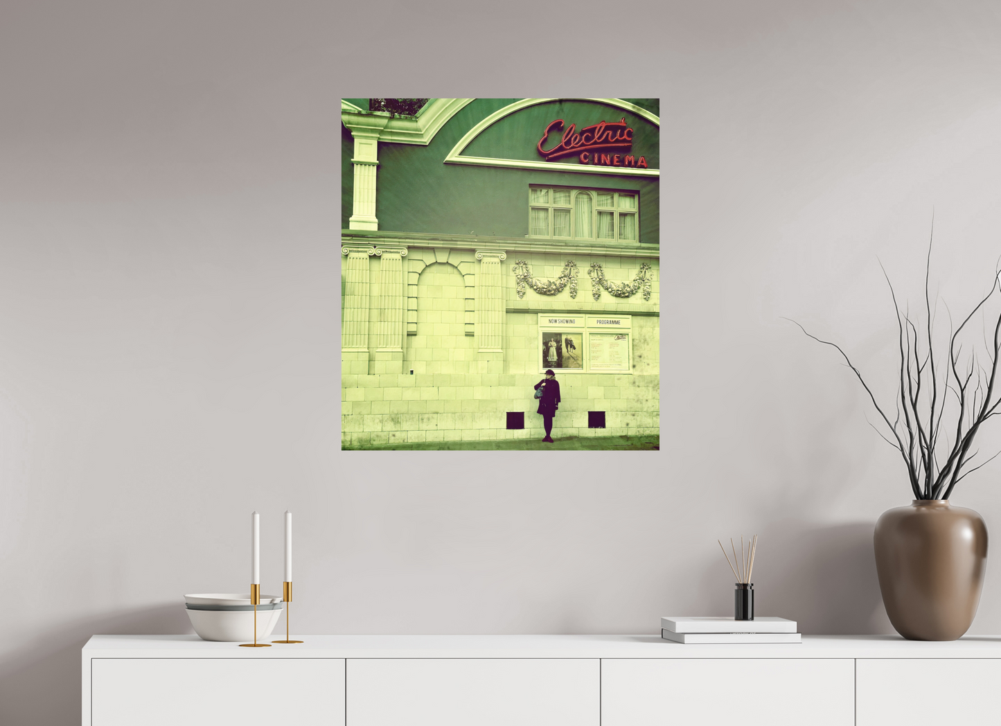 70 x 77,5 cm, Impression mate fine art sur alu dibond (prête à être accrochée) L’avant-scène (Angleterre, Londres)