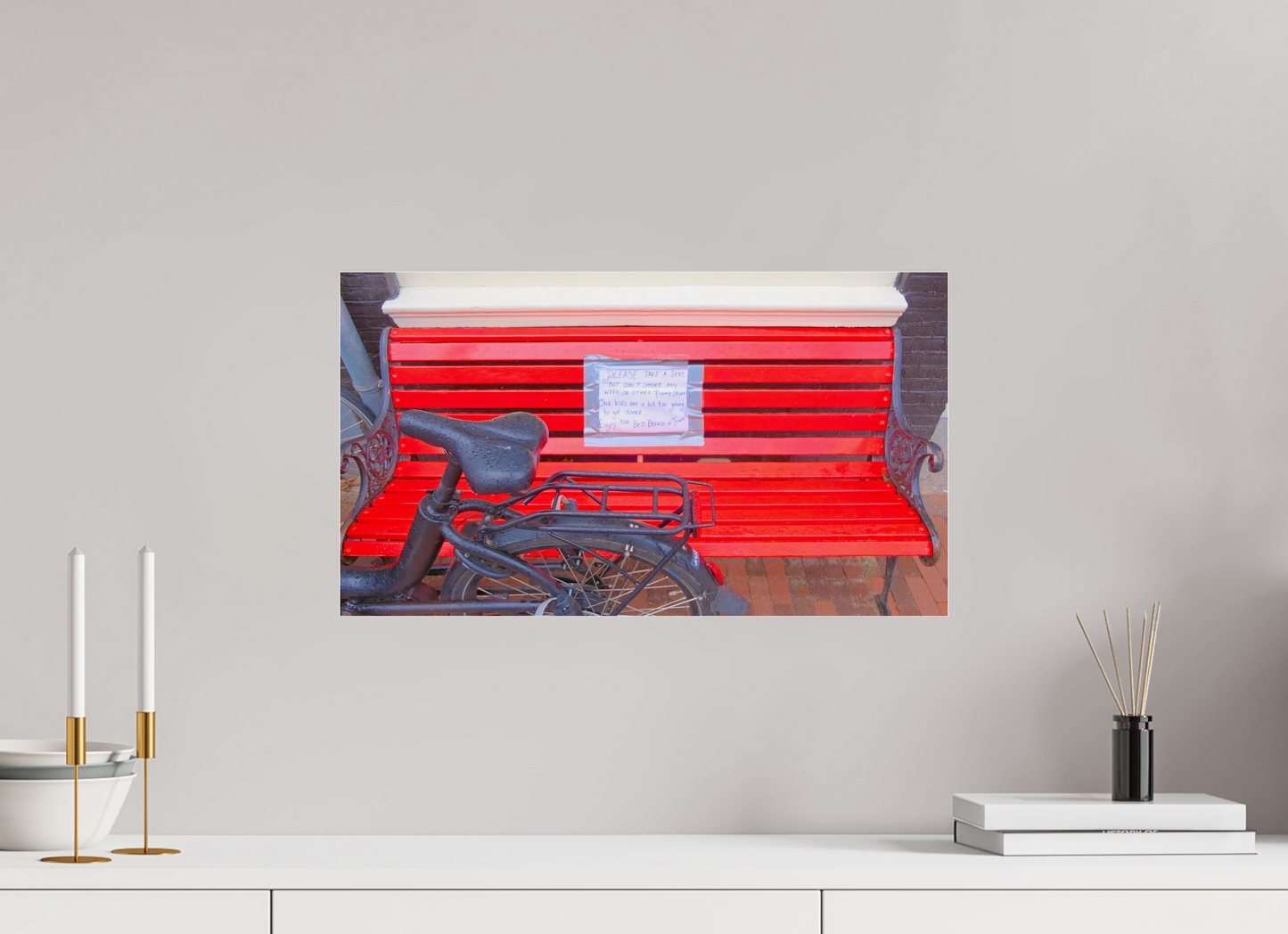 53 x 30 cm, Impression brillante fine art sur alu dibond (prête à être accrochée) Banc Sous Surveillance (Pays Bas, Amsterdam)