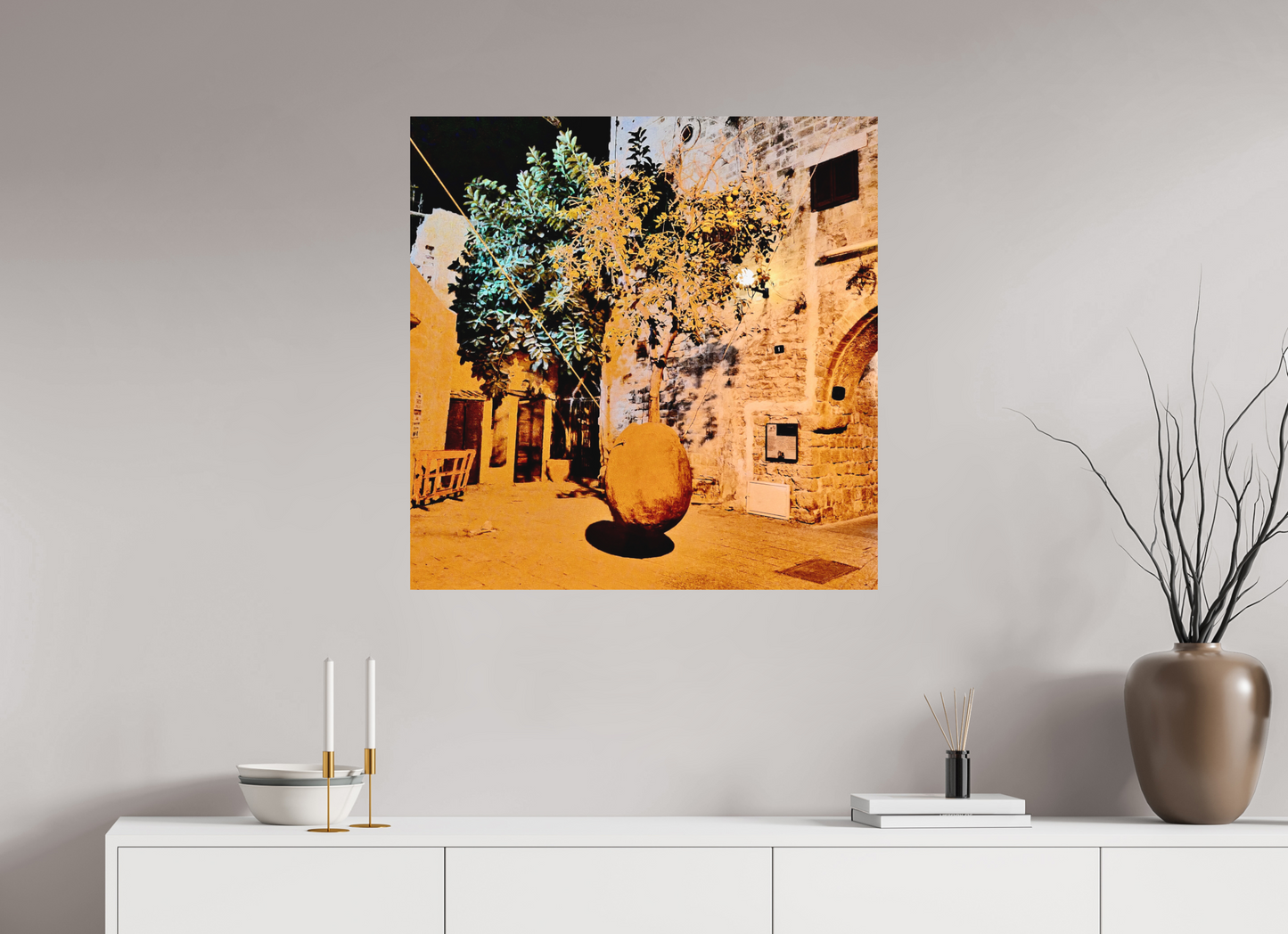 80 x 81 cm, Impression mate fine art sur alu dibond (prête à être accrochée) L’ombre du fruit (Israël, Tel Aviv)