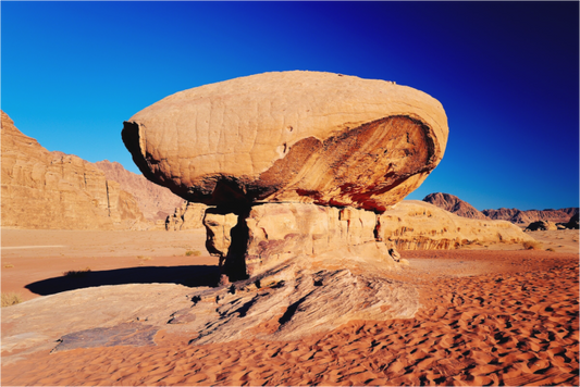 Stone edge (Jordan, Wadi Rum)