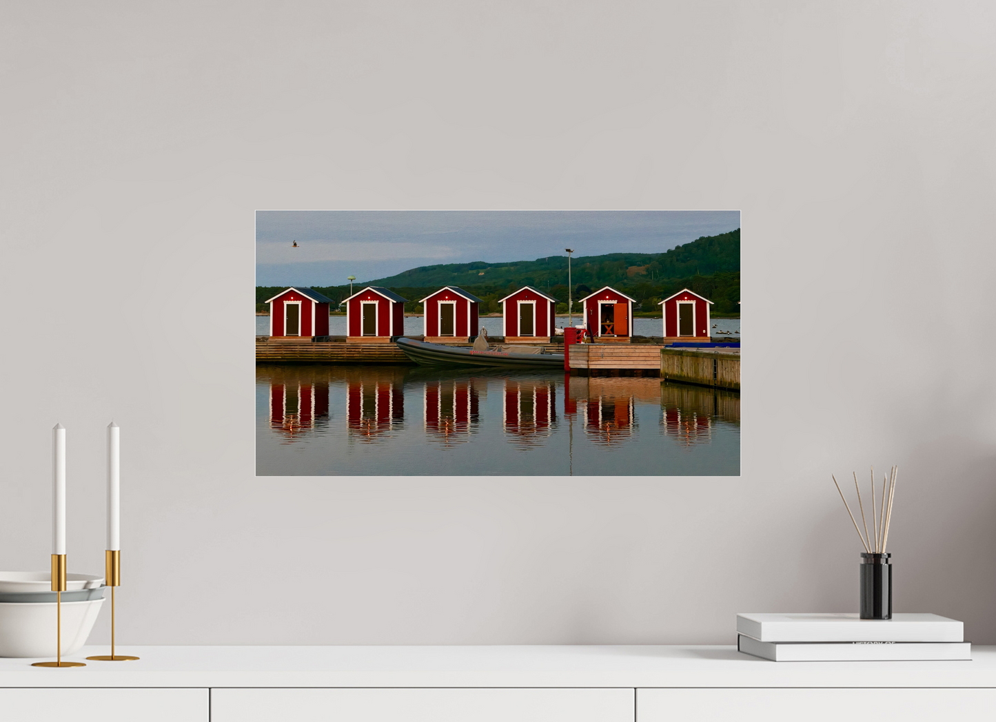 54,7 x 30 cm, Impression brillante fine art sur alu dibond (prête à être accrochée) Épure nordique (Suède, Båstad)