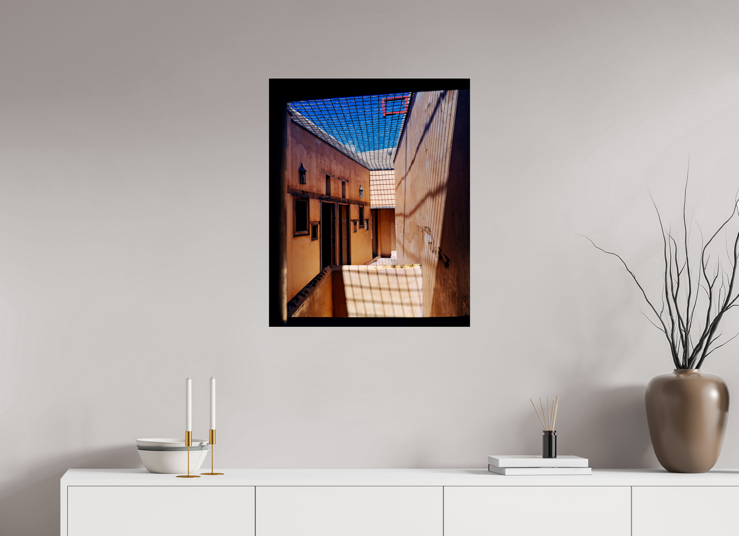 60 x 74,1 cm, Impression brillante fine art sur alu dibond (prête à être accrochée) Lumière captive (Maroc, Fez)